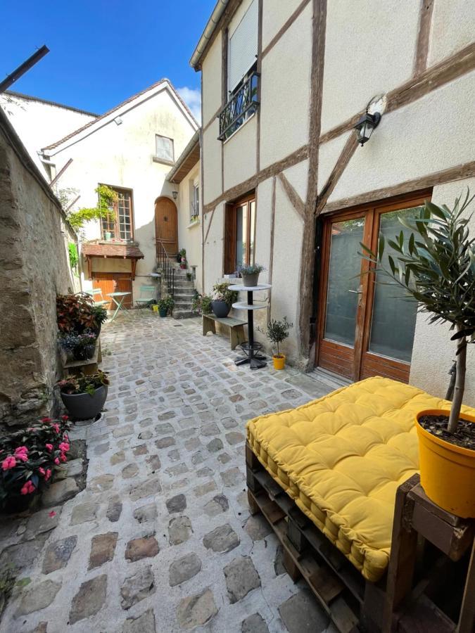 Magnifique Studio Cosy Avec Terrasse En Centre-Ville Provins Exterior foto